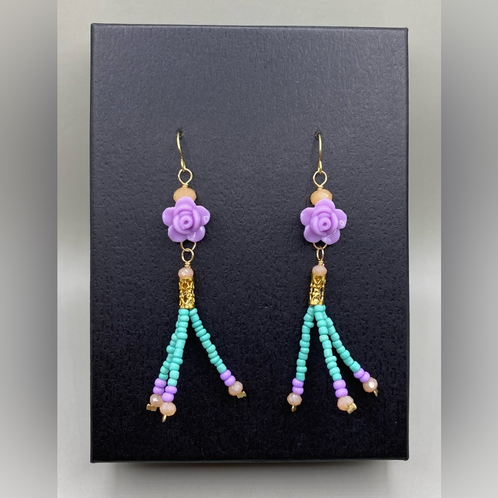 🌟2/$20 💜🍃🌸Kawaii Lavender Teal Flower Beaded Tassel Earrings